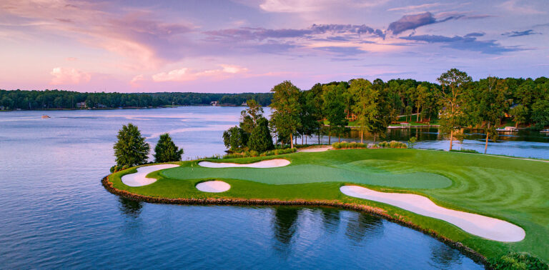 Australian Golf Courses with Breathtaking Views of Nature